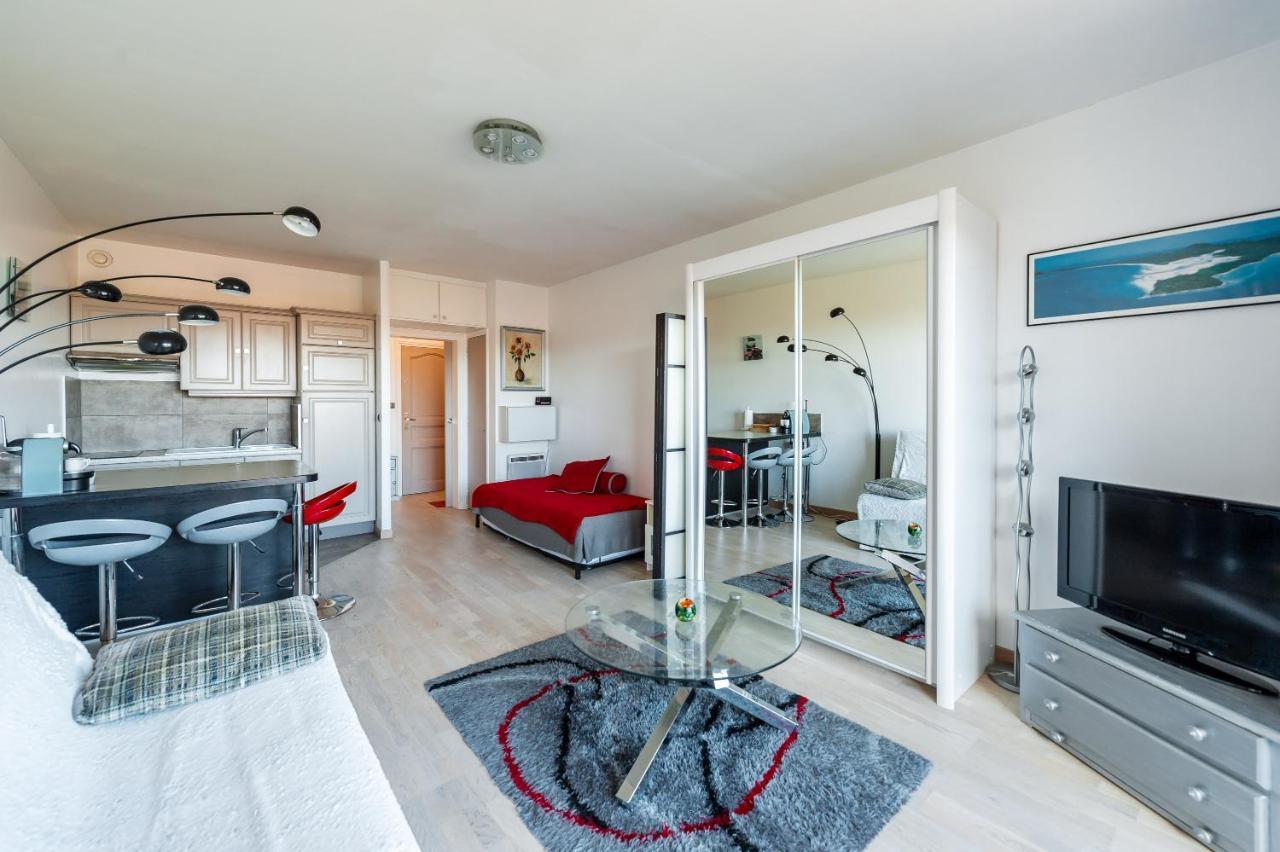 Grand Studio Avec Piscine Presqu'île De Giens Hyères Exterior foto