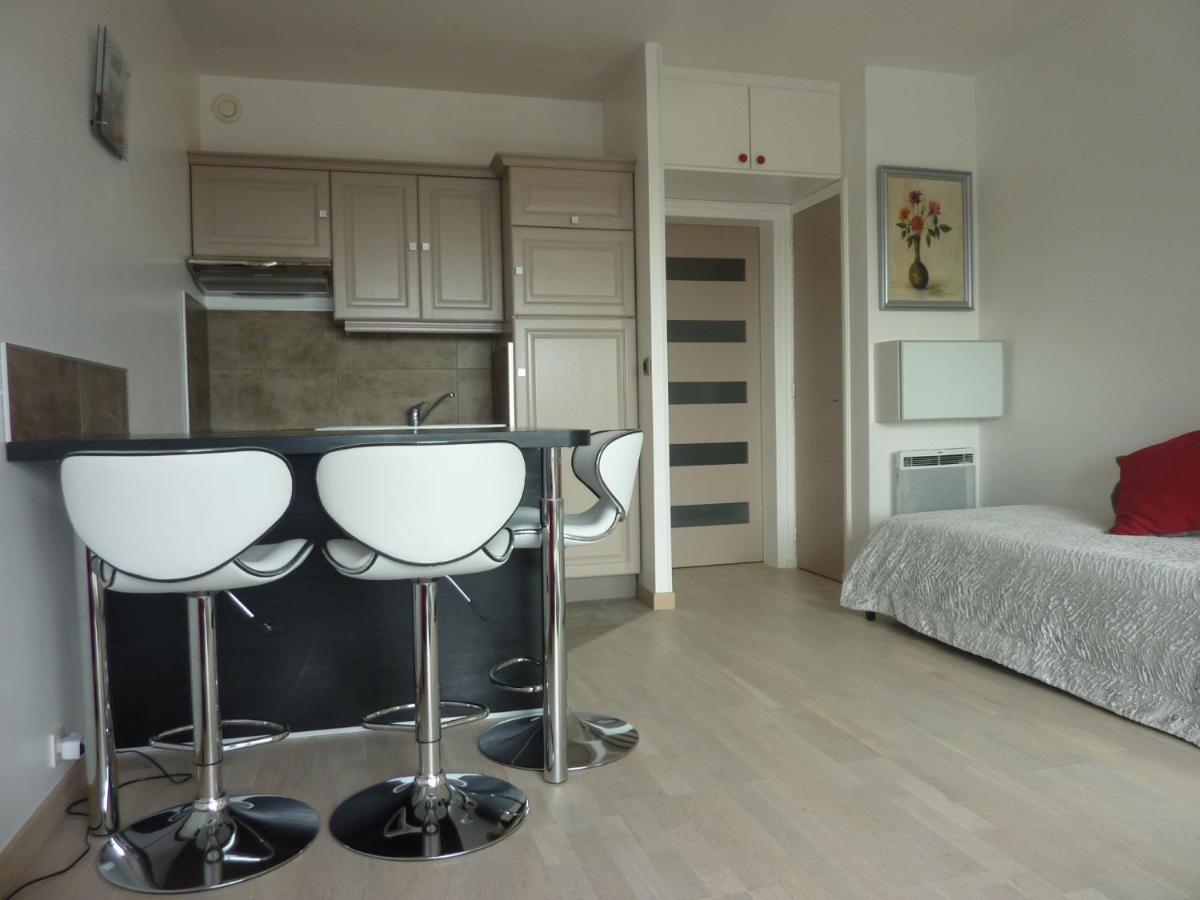 Grand Studio Avec Piscine Presqu'île De Giens Hyères Exterior foto